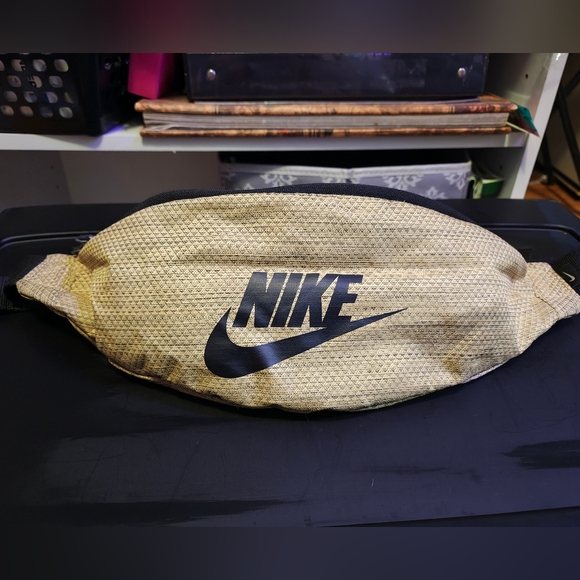 Nike Premium Heritage Hip Pack Tan Diamond - Picture 2 of 10